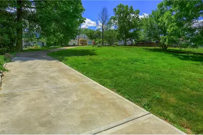201 Center Avenue, Oakdale, PA 15071 - Photo 33