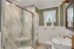 201 Center Ave, Oakdale, PA 15071 - Photo 15