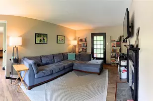5251 Fieldcrest Dr, Pittsburgh, PA 15236 - Photo 3