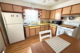 4126-4128 Everlawn St, West Mifflin, PA 15122 - Photo 9