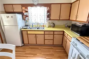 4126-4128 Everlawn St, West Mifflin, PA 15122 - Photo 9