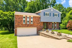 111 Crestwood Dr, Ross Twp, PA 15237 - Photo 3