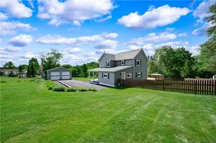 214 Willow Run Dr, Center Township, PA 16001 - Photo 5