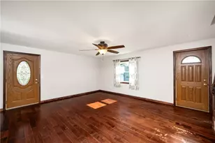 214 Willow Run Dr, Center Township, PA 16001 - Photo 13