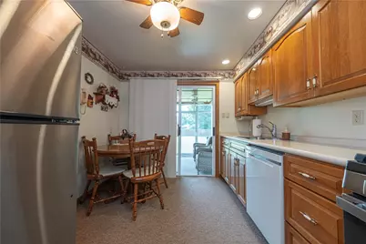 2853 W Munroe St, Bethel Park, PA 15102 - Photo 9