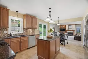 130 W Field Club Dr, Robinson Twp, PA 15136 - Photo 15