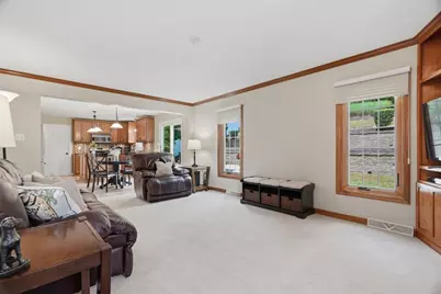 130 W Field Club Drive, Robinson Twp, PA 15136 - Photo 13