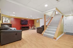 130 W Field Club Dr, Robinson Twp, PA 15136 - Photo 33