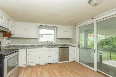 220 W 10th Ave, Tarentum, PA 15084 - Photo 3