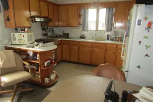 1654 N Ctr Ave, Somerset Township, PA 15501 - Photo 9