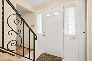 1852 Patricia Dr, South Park, PA 15129 - Photo 3