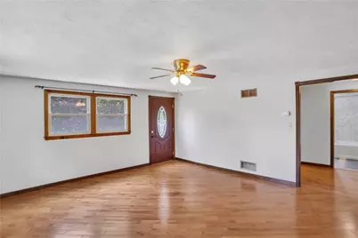 2404 Marble Ln, Pittsburgh, PA 15143 - Photo 7