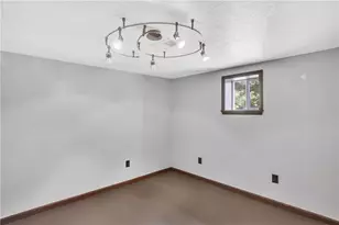 2404 Marble Ln, Pittsburgh, PA 15143 - Photo 21