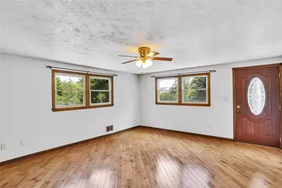 2404 Marble Ln, Pittsburgh, PA 15143 - Photo 7