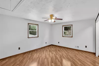 2404 Marble Ln, Pittsburgh, PA 15143 - Photo 13