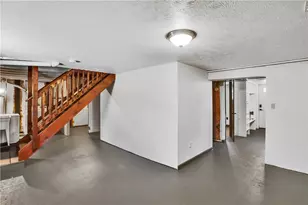 2404 Marble Ln, Pittsburgh, PA 15143 - Photo 19