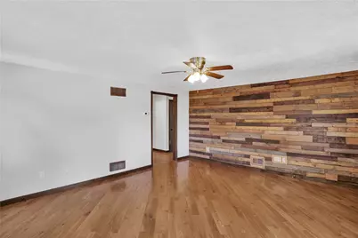 2404 Marble Ln, Pittsburgh, PA 15143 - Photo 5
