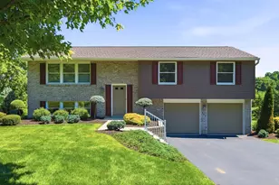 257 Lincoln Dr, Pittsburgh, PA 15241 - Photo 1