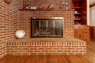 516 Oak Hill Dr, Grove City Boro, PA 16127 - Photo 9