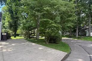 516 Oak Hill Dr, Grove City Boro, PA 16127 - Photo 25