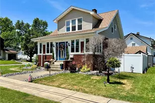 303 E Meyer Ave, New Castle, PA 16105 - Photo 3