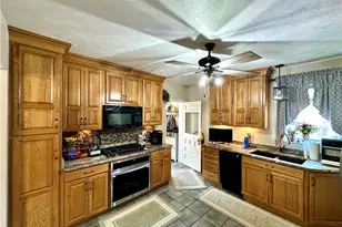 303 E Meyer Ave, New Castle, PA 16105 - Photo 23