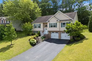 74 Laurel Dr, Hempfield Township, PA 15601 - Photo 3