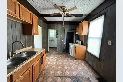 818 S Oakland Ave, Sharon, PA 16146 - Photo 3