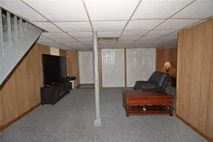 207 E Garden Rd, Pittsburgh, PA 15227 - Photo 27