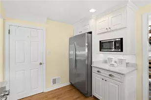 328 Canterbury Dr, Pittsburgh, PA 15238 - Photo 11