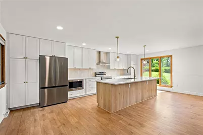 407 Hilltop Ln, Canton Township, PA 15301 - Photo 7