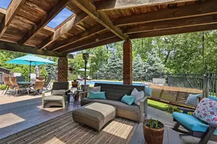 2360 W Gate Dr, Pittsburgh, PA 15237 - Photo 43