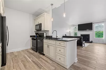 201 Adams Pointe Blvd #4, Adams Township, PA 16046 - Photo 5
