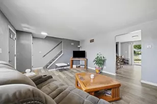 553 Indus St, Pittsburgh, PA 15207 - Photo 7