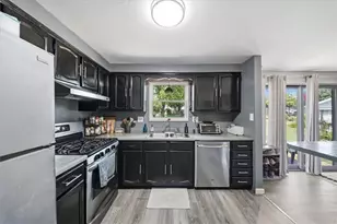 553 Indus St, Pittsburgh, PA 15207 - Photo 11