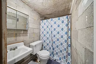 553 Indus St, Pittsburgh, PA 15207 - Photo 23