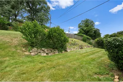 319 Saratoga Dr, Pittsburgh, PA 15236 - Photo 23