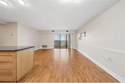 5600 Munhall Rd #905, Pittsburgh, PA 15217 - Photo 11