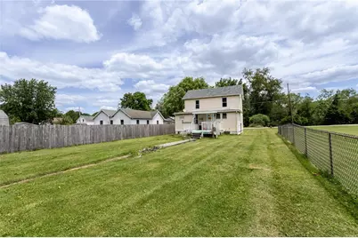 3 Pottstown St, Dunbar, PA 15431 - Photo 5