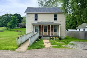 3 Pottstown St, Dunbar, PA 15431 - Photo 1