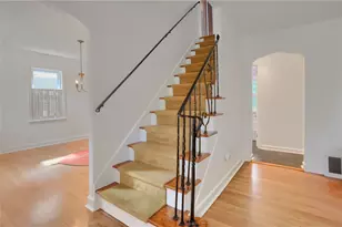 35 Perry Ln, Ross Twp, PA 15229 - Photo 3