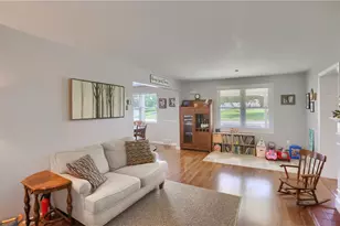141 E Wedgewood Dr, Ross Twp, PA 15229 - Photo 9