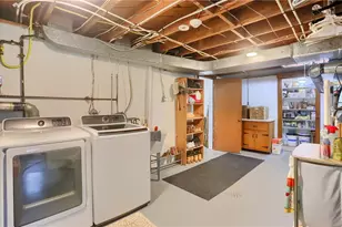 141 E Wedgewood Dr, Ross Twp, PA 15229 - Photo 37