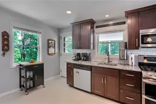 141 E Wedgewood Dr, Ross Twp, PA 15229 - Photo 17