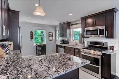 141 E Wedgewood Dr, Ross Twp, PA 15229 - Photo 11