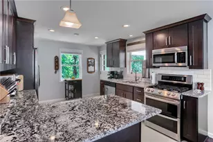 141 E Wedgewood Dr, Ross Twp, PA 15229 - Photo 11