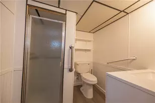 565 Anderson Ave, Pittsburgh, PA 15239 - Photo 13