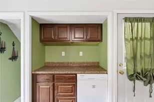 157 Todd Ln, Center Township, PA 15061 - Photo 9