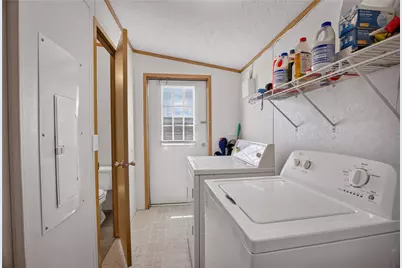 424 Castle Rd, Chartiers, PA 15301 - Photo 17