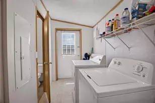 424 Castle Rd, Chartiers, PA 15301 - Photo 17